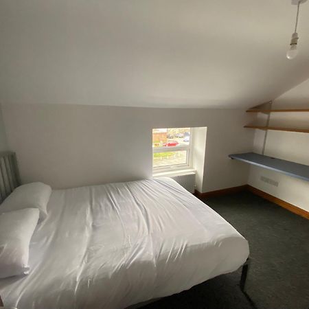 Room In A Shared House Bangor Eksteriør billede